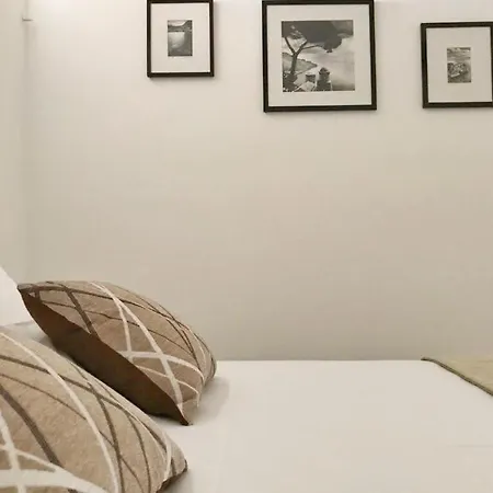 Tiberi Apartman Capri